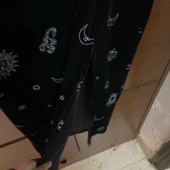 H&M black velvet skirt - Picture 10 of 11